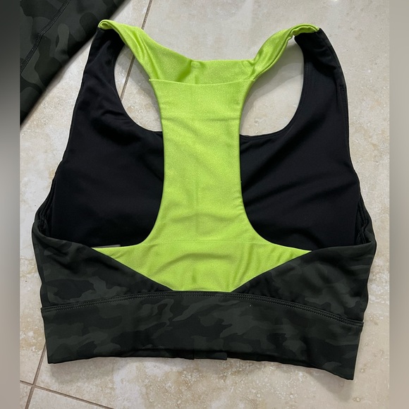 Cute camo workout set (top size small,  bottom xs) - Picture 13 of 14